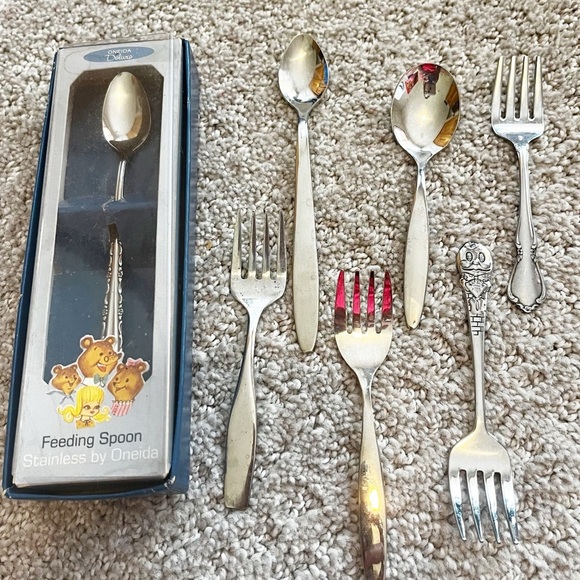 Vintage Baby Toddler Spoon & Fork Disney Oneida Leonard Stainless LOT of 7 - Picture 1 of 13
